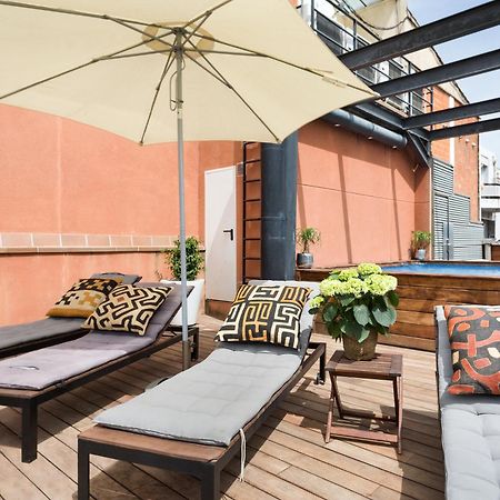 My Space Emirates - Fully Equipped Apartments Near The Beach With Shared Pool Барселона Экстерьер фото