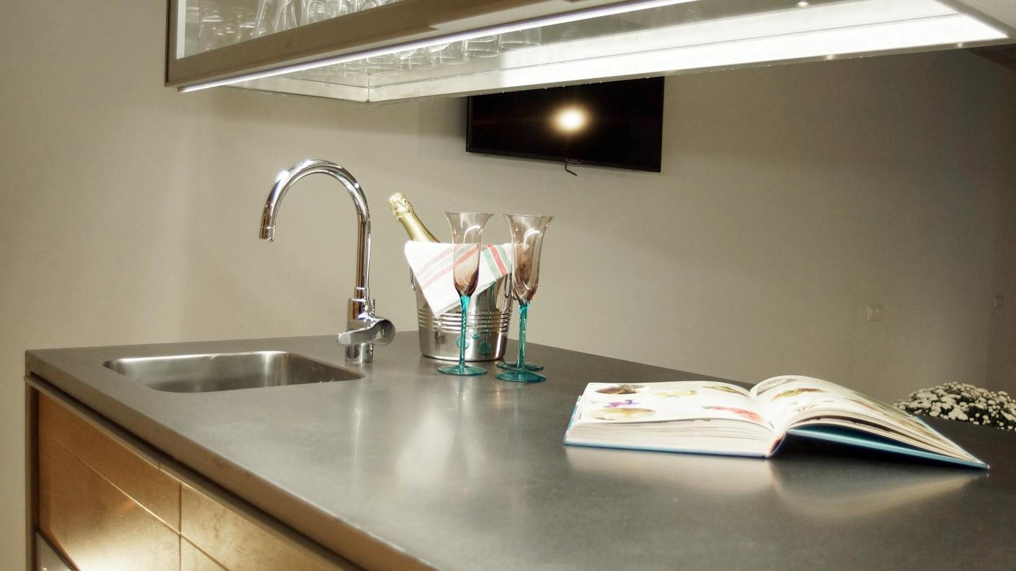 My Space Emirates - Fully Equipped Apartments Near The Beach With Shared Pool Барселона Номер фото