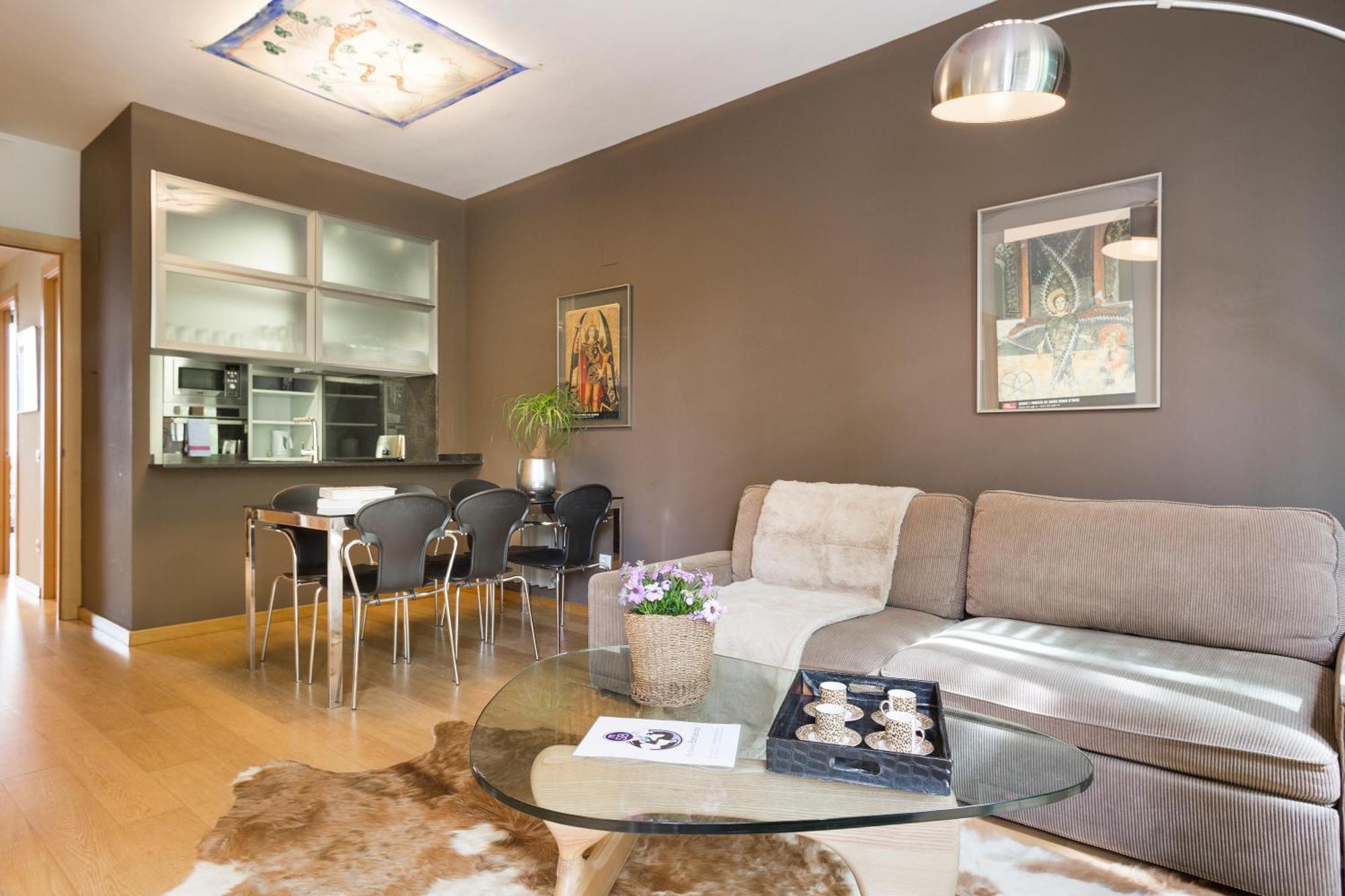 My Space Emirates - Fully Equipped Apartments Near The Beach With Shared Pool Барселона Экстерьер фото